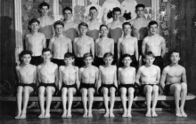 1960-School_gym_team